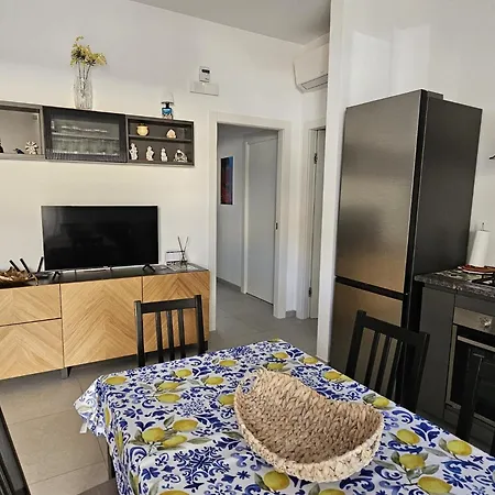 A Due Passi Dal Mare Apartmán *